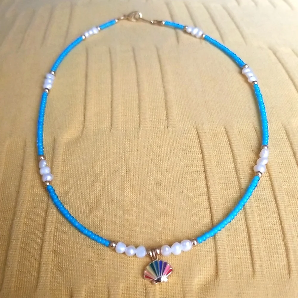 2 Necklaces - Picture 4 of 5